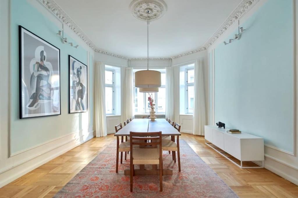 Moderen And Sleek 3Br With Bath By The Lakes And Metro Копенхаген Екстериор снимка