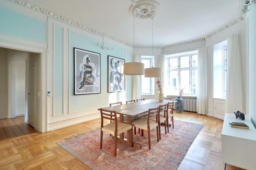 Moderen And Sleek 3Br With Bath By The Lakes And Metro Копенхаген Екстериор снимка