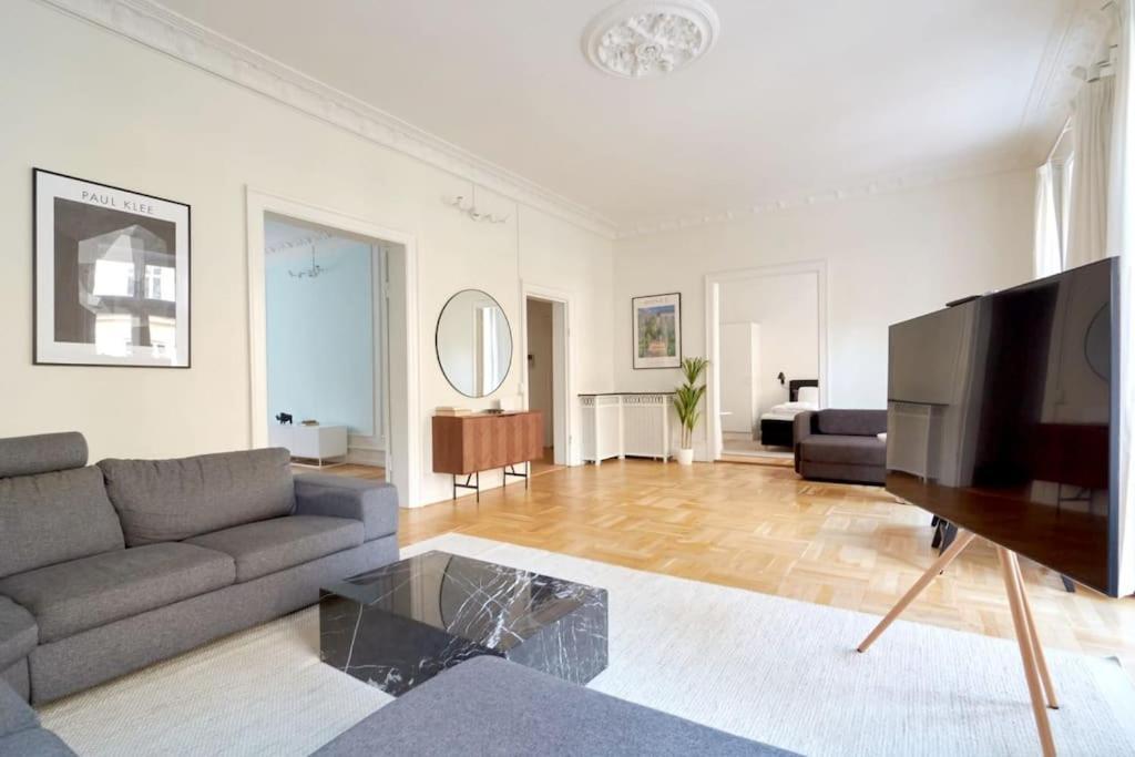 Moderen And Sleek 3Br With Bath By The Lakes And Metro Копенхаген Екстериор снимка