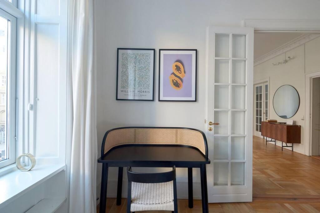 Moderen And Sleek 3Br With Bath By The Lakes And Metro Копенхаген Екстериор снимка