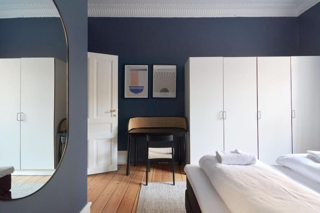 Moderen And Sleek 3Br With Bath By The Lakes And Metro Копенхаген Екстериор снимка